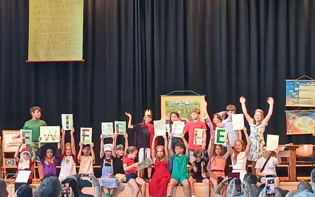 Verabschiedung der Klassen 4a und 4b